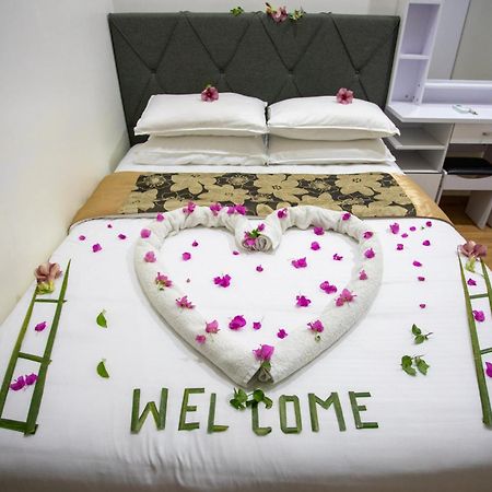 Ihaven Thulusdhoo Hotel Exterior photo